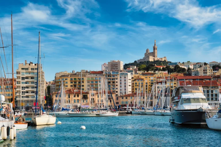 ferry en utilisant le métro de Marseille